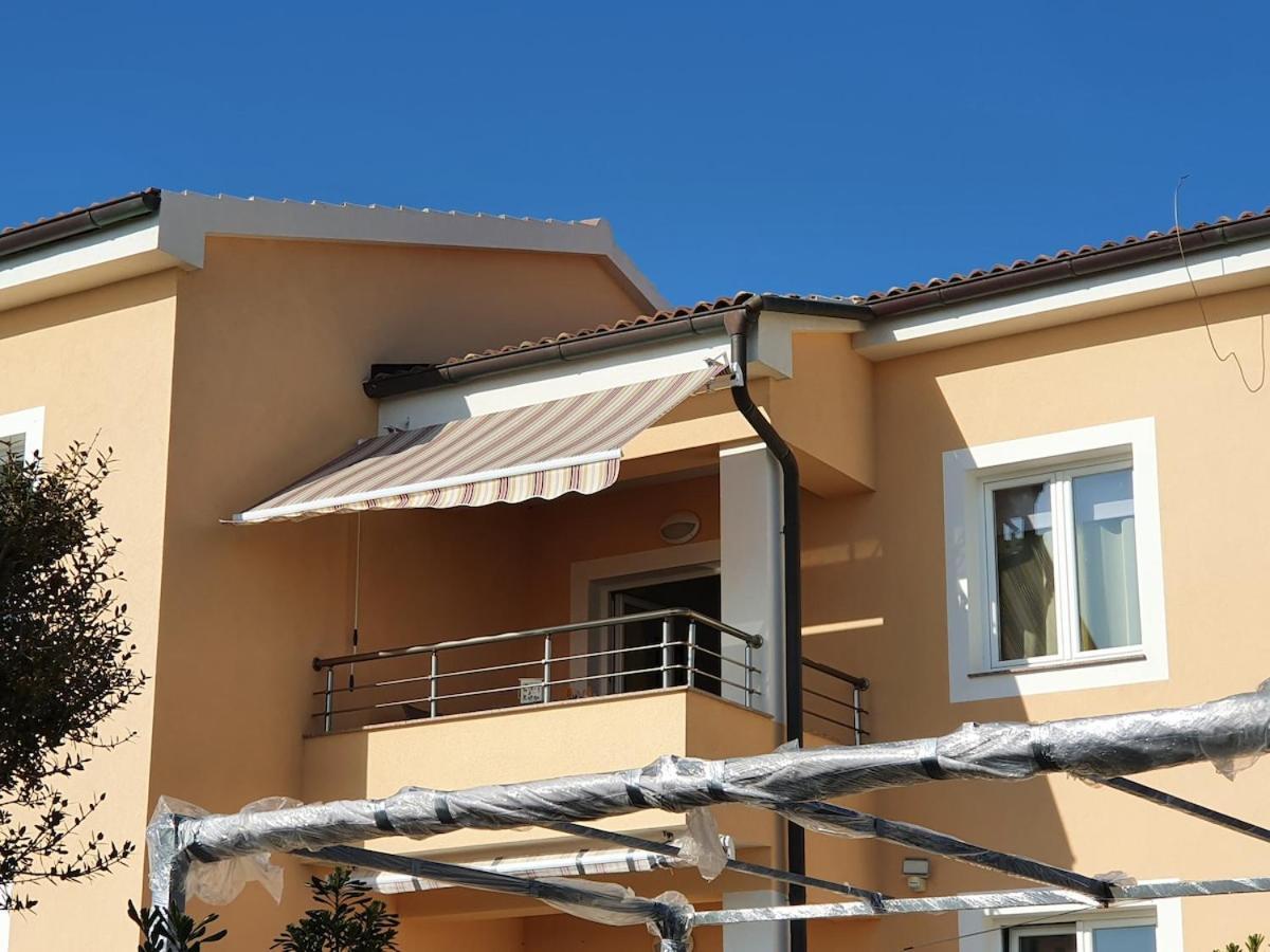 Apartment Pikulo Novalja Exterior photo
